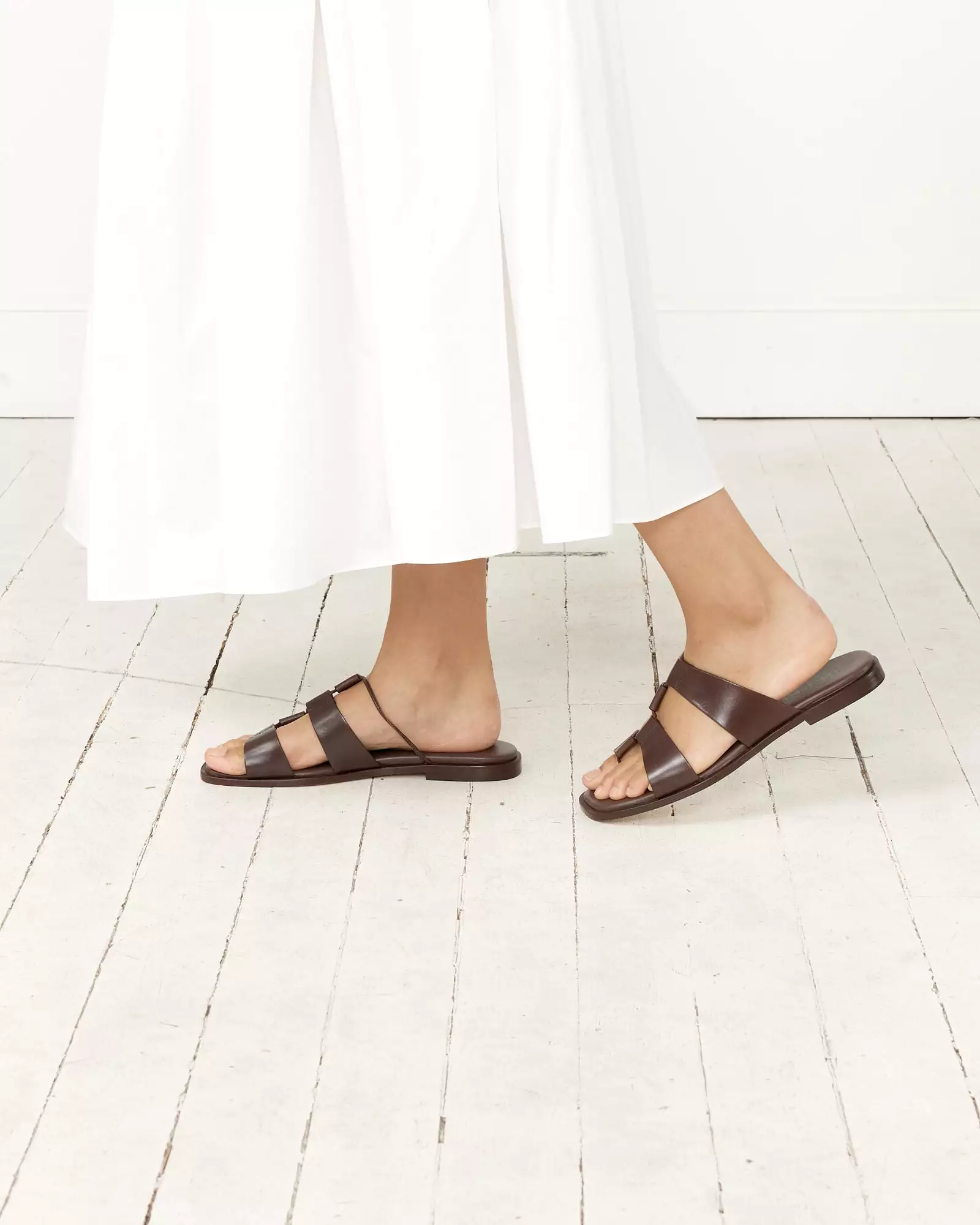 Lina Sandals in Dark Brown