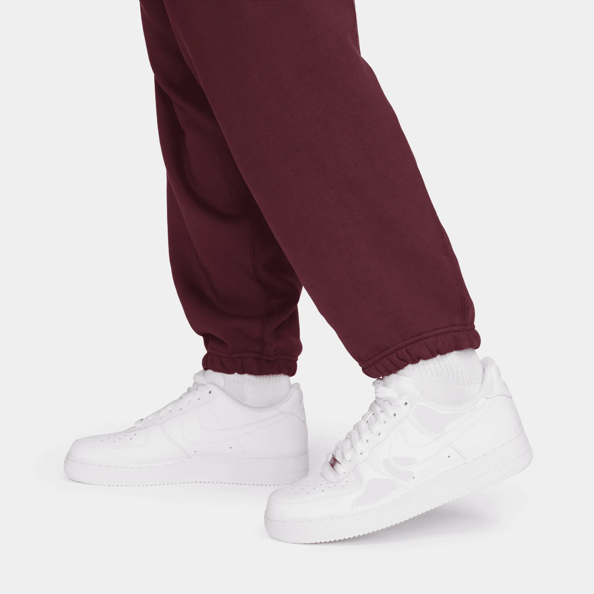 Nike Solo Swoosh Men's Burgundy Fleece Pants